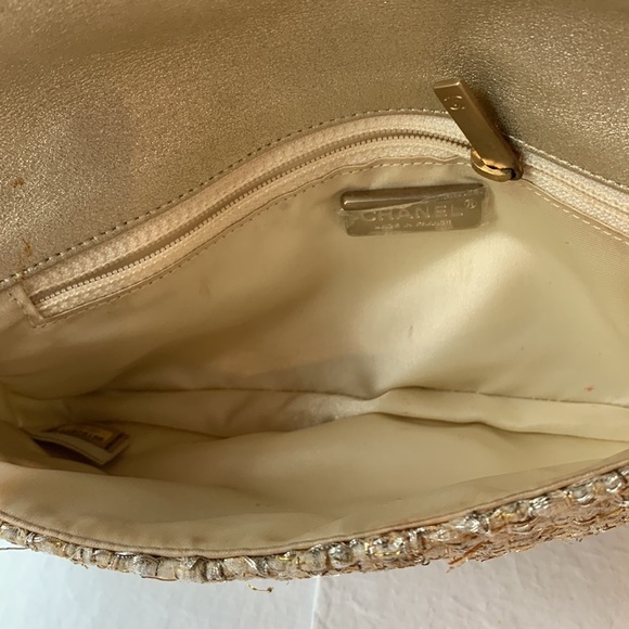 CHANEL 💛 Quilted Tweed Metallic Gold Camel Tan Byzantine Rope Chain Handle Bag - Picture 6 of 16